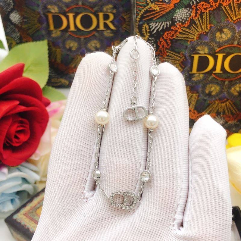 chr1st1an D10r bracelets